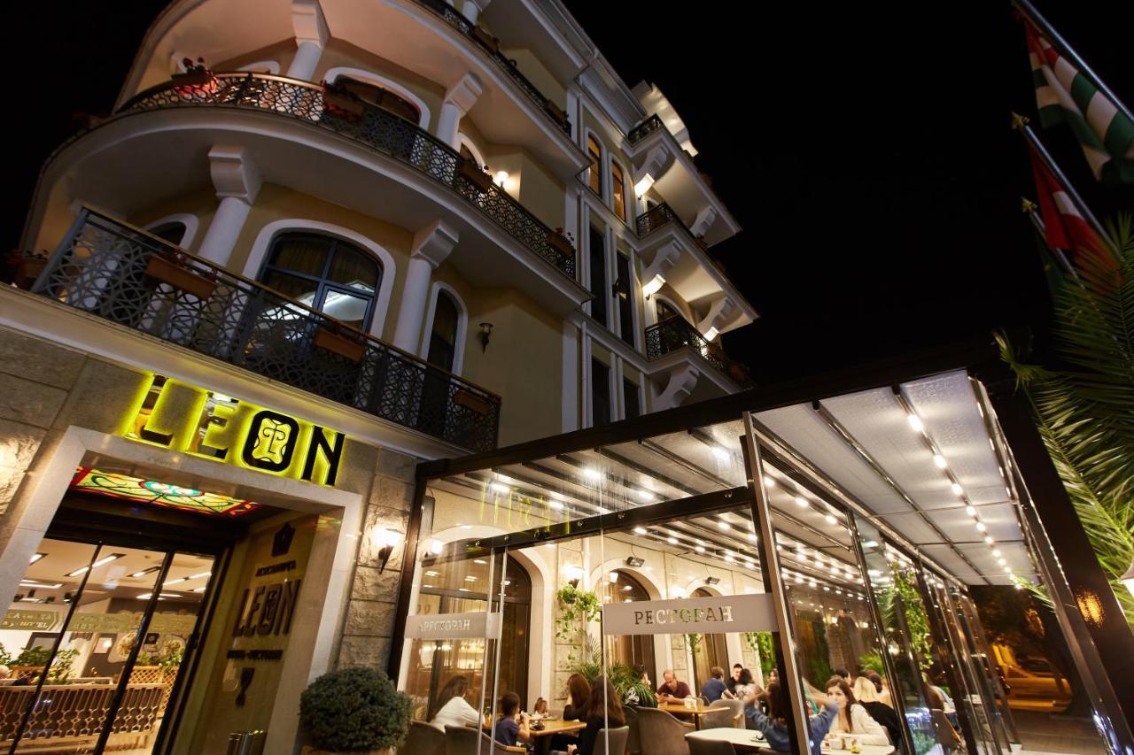 Leon Boutique Hotel Сухум Экстерьер фото
